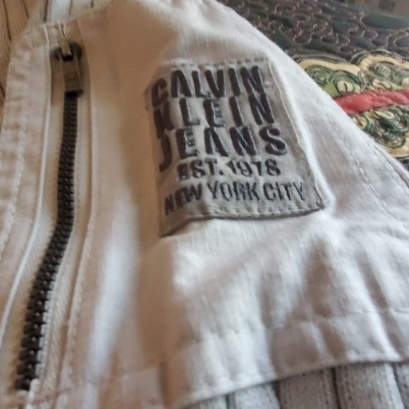 Calvin Klein Sweater - Picture 3 of 6